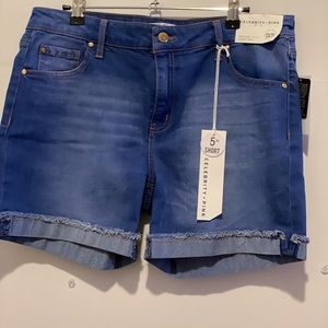NWT  juniors cuffed Denim shorts Sizes, 13, 0/24